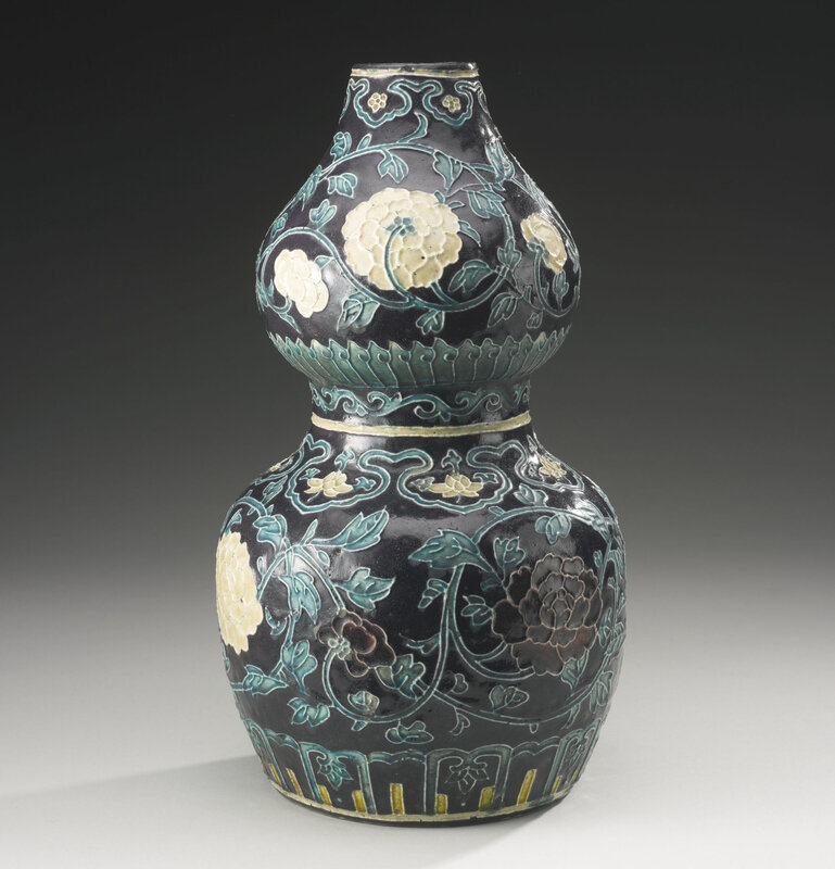 A Fahua double-gourd vase, Ming dynasty, 16th century