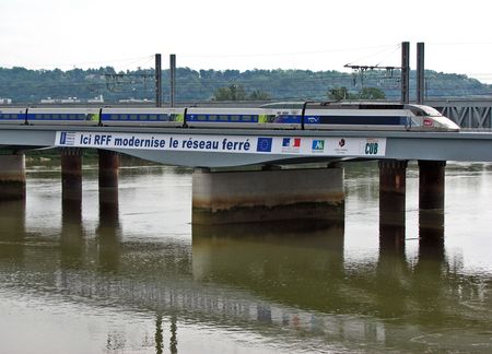Travaux_nouveaux_pont_Garonne_trains_107