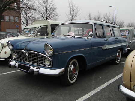 SIMCA Vedette Marly 1956 1959 Salon Champenois du Vehicule de Collection de Reims 2010 2