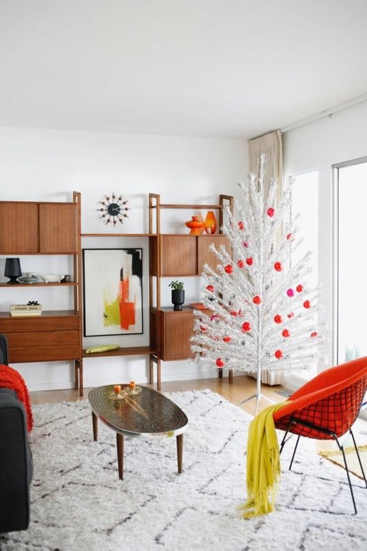 orange_mid_century_xmas_tree