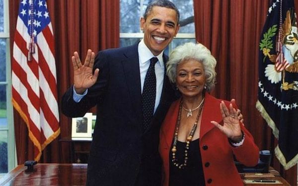 Obama-Star Trek-salut vulcain-Uhura-Nichelle Nichols
