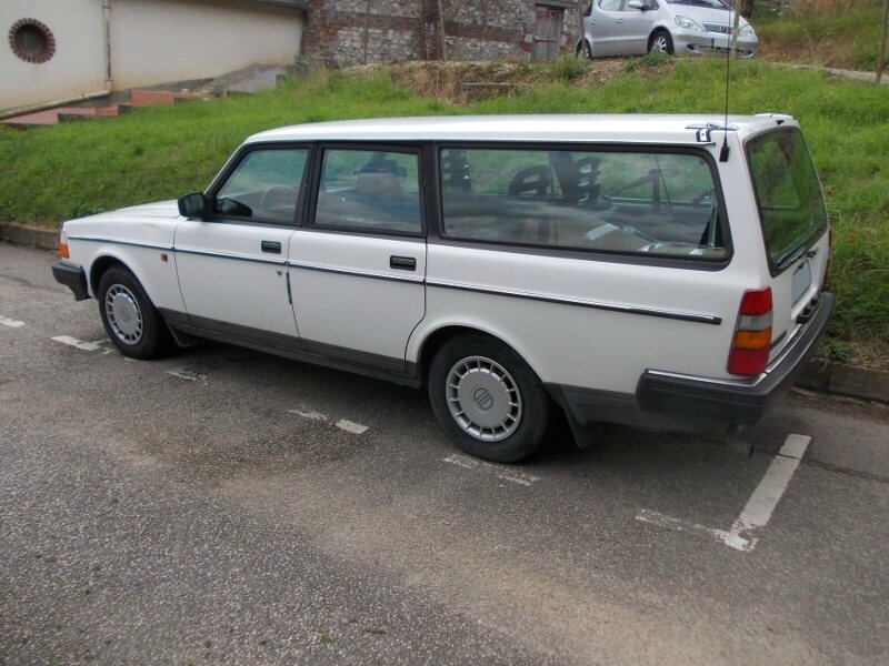 Volvo240GLBreakar1