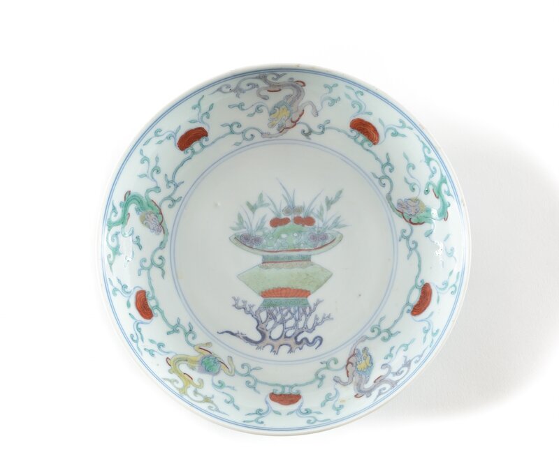 A doucai saucer dish, Chenghua six-character mark, Kangxi period (1662-1722)