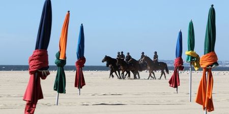 1527455_3_1c9a_des_policiers_en_patrouille_sur_la_plage_de