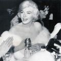 8/03/1960 Marilyn reçoit un Golden Globe