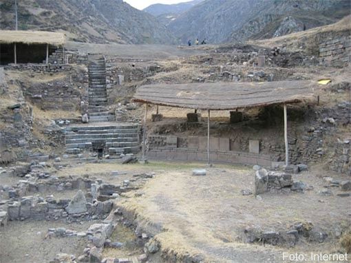 la-civilisation-de-chavin-au-perou_1730162-L