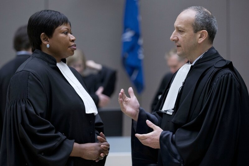 La-procureuse-CPI-Fatou-Bensouda-entretient-avec-Emmanuel-Altit-defenseur-Laurent-Gbagbo-28-janvier-2016-La-Haye_0_1400_933