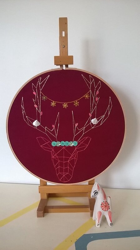 broderie-cerf-fleuri