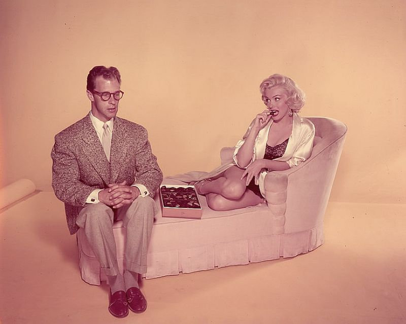 1953-06-COLLIERS_sitting-Black_Lace-chocolate-011-1-by_florea-1a