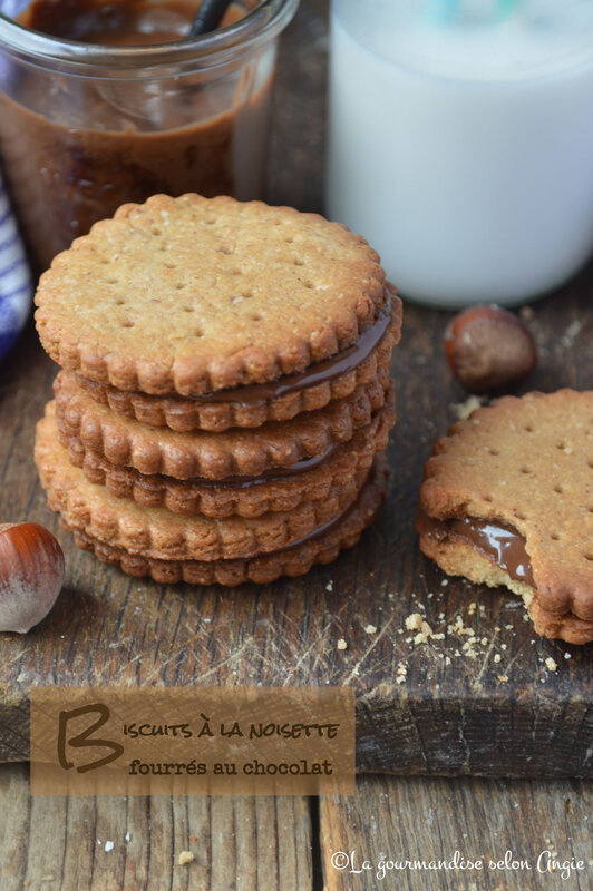 biscuits vegan à la noisette fourrés au chocolat façon prince