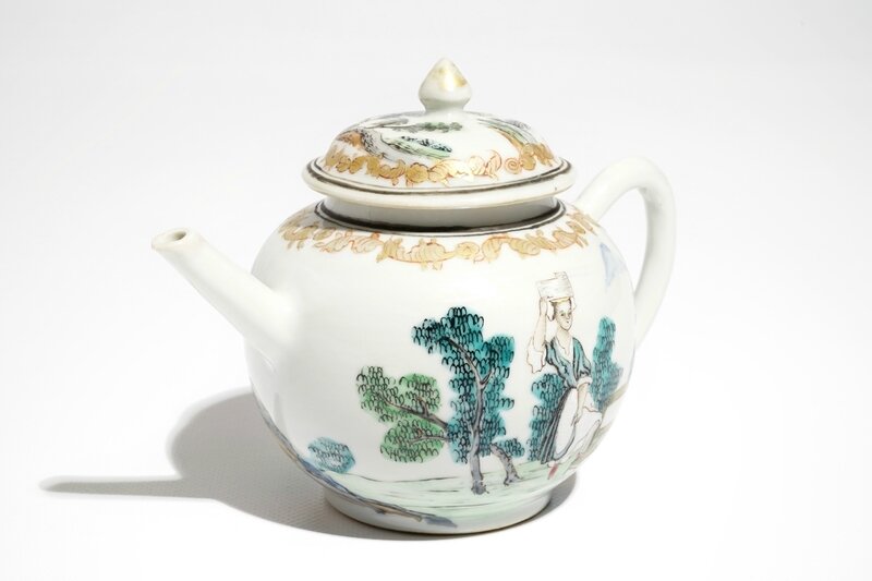 a-chinese-famille-rose-teapot-and-cover-with-erotical-design-qianlong-7