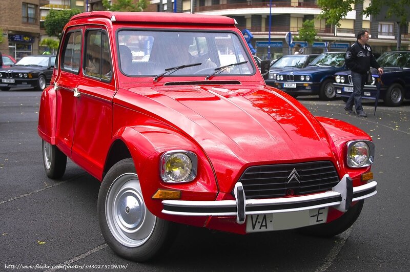 1977_Citroën_Dyane_(5973548859)