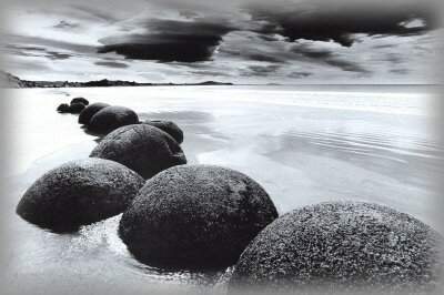 NY835_Boulders_on_the_Beach_Affiches