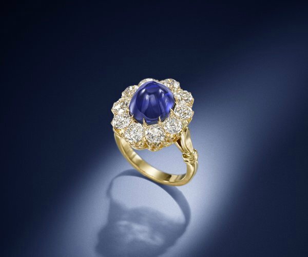 A 7.13 carats Kashmir Royal Blue sapphire and diamond cluster ring Alain.R.Truong