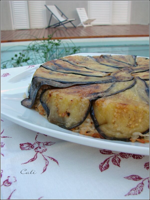 Gâteau d'Aubergine au Riz, Poivron & Olives Noires 002
