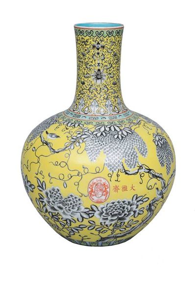 -rare-and-magnificent-yellow-da-ya-zhai-vase-1360317109315173