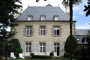 la verderie coté jardin LES MALOUINIERES