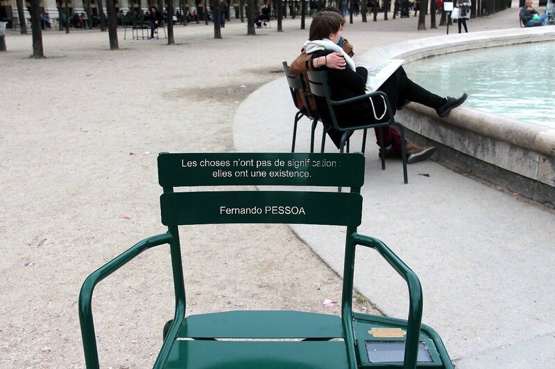 7-Les confidents, chaises Palais Royal_9421