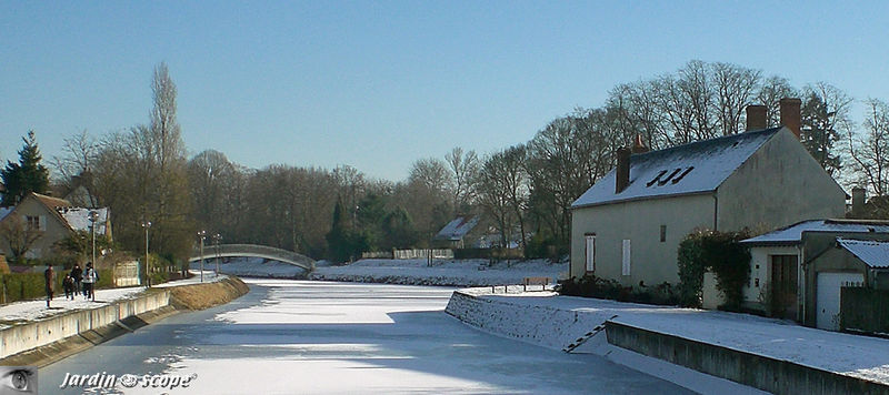 Le_canal_a_Combleux