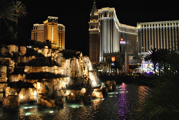 Las Vegas by night (370)