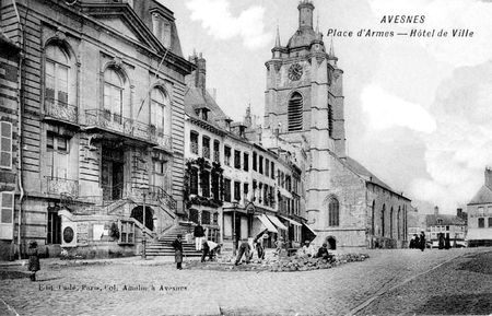 AVESNES-Place d'Armes3