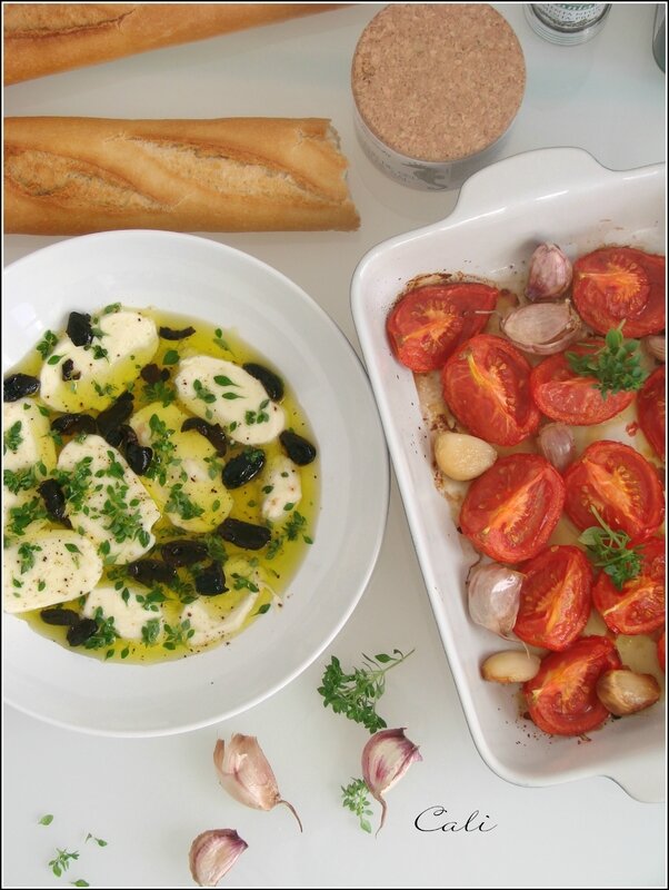 Salade de Tomates Rôties à l'Ail & Mozzarella Marinée au Basilic et Olives Noires 001