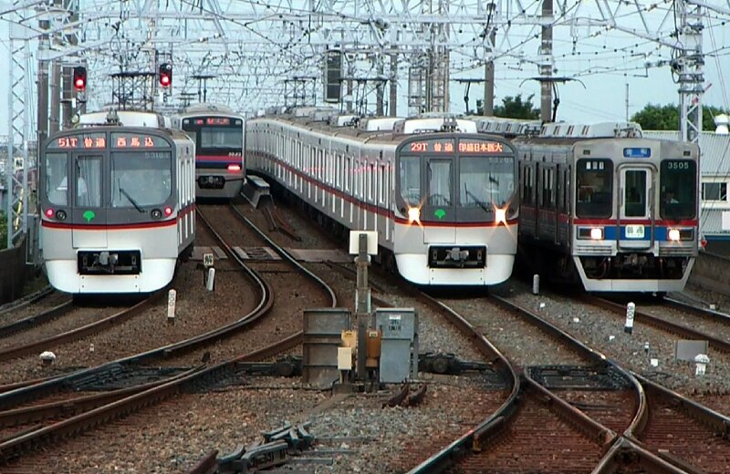 Toei 5300系 + Keisei trains, Keisei Takasago eki