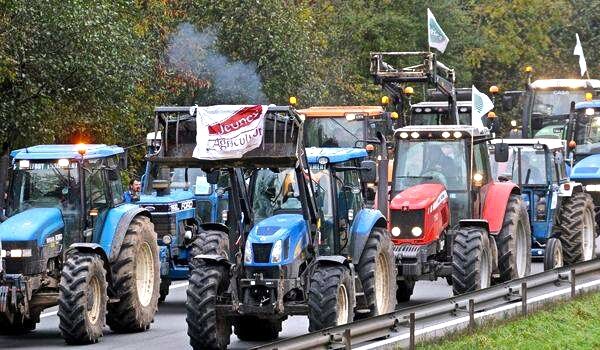 ELEVEURS 2015 MANIFESTATION VERVINS tracteurs