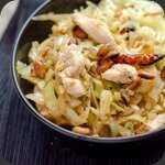 Wok de chou et poulet aux cacahuètes