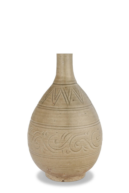 A Yaozhou bottle vase, Song-Jin dynasty (960-1234)