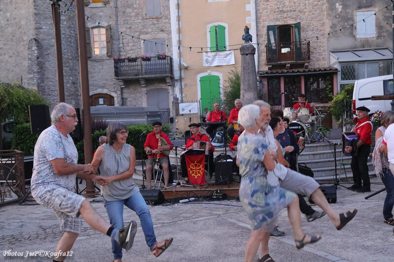 Photos JMP©Koufra 12 - Le Caylar - Los Musicaires del Castèl - 14072019 - 0615