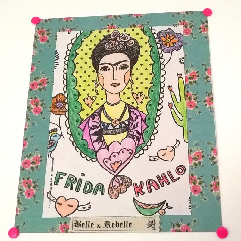 Cadre-Fleuri-de-Frida-Kahlo