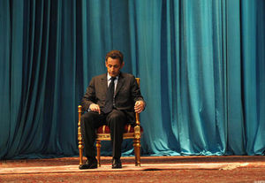 Nicolas_Sarkozy_sur_le_trone