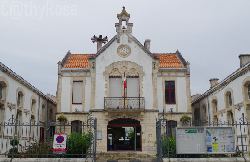 && Hôtel de Ville (1)