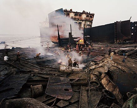 Shipbreakinghittagong11