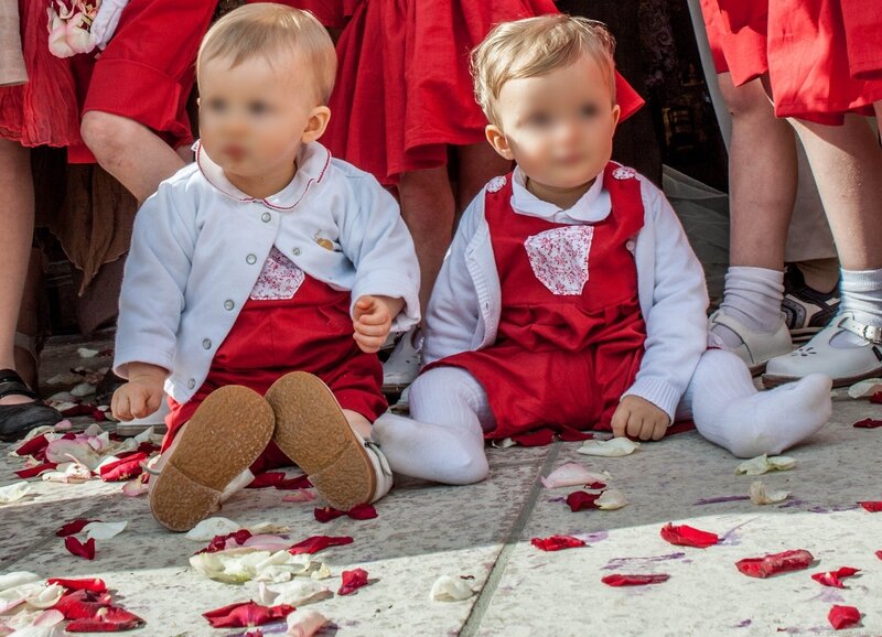 WindowsLiveWriter/MariagedeClmenceetBaptiste_C6A2/Cortège Rouge et Liberty - Des Idées Par Milliers - Bébés d'honneur en salopette_2