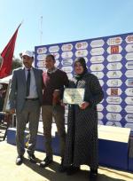 Fatima reçoit le prix Journée de la femme