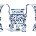 A blue and white three-piece <b>altar</b> <b>garniture</b>, Daoguang seal mark and period (1821-1850)