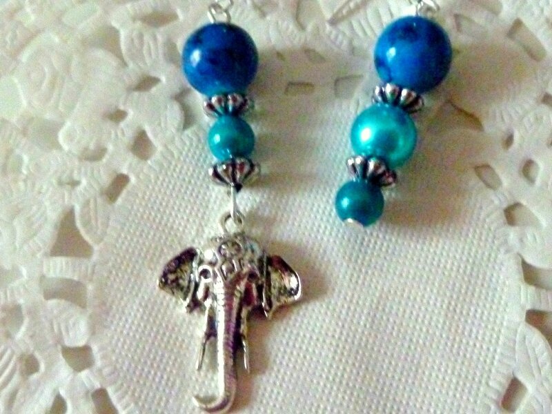 BO perles bleues et éléphant métal argenté 1