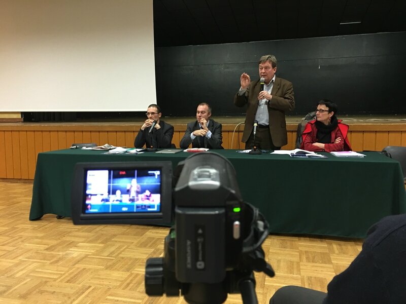 Centre d'Accueil de Demandeurs d'Asile CADA Avranches réunion publique 2016 caméra