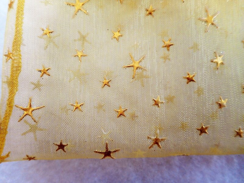 10 sachets organza étoiles dorées zoom