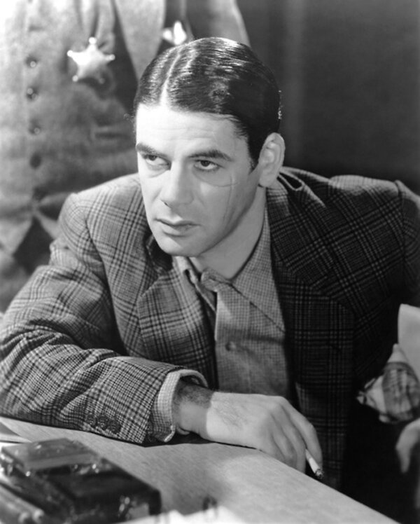 paul-muni-in-scarface-1932