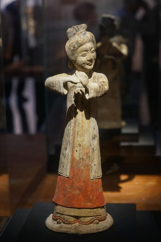 Terracotta Female Musician, Five Dynasties and Ten Kingdoms period