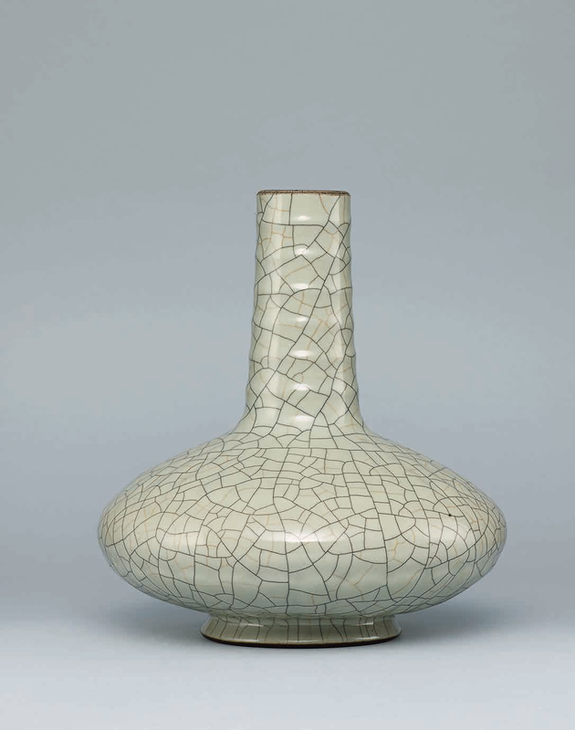 A Ge-type glazed 'Chrysanthemum' vase, Yongzheng six-character seal mark in underglaze blue and of the period (1723-1735)