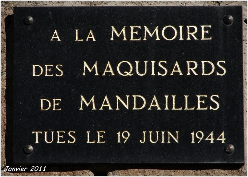 Plaque_commemo_Puy_Mary_790