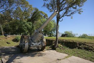 800px_BL_6_inch_Mk_XIX_gun_Signal_Hill_4_September_2008