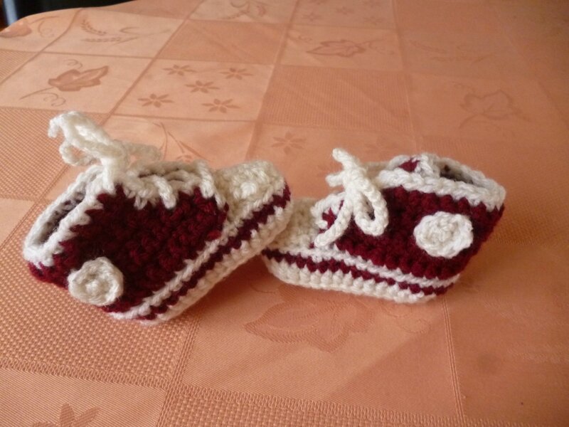 chaussons baskettes rouges (2)