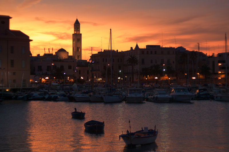 Bari al tramonto (fotografia di Augusto Aulenta, 31 août 2017)