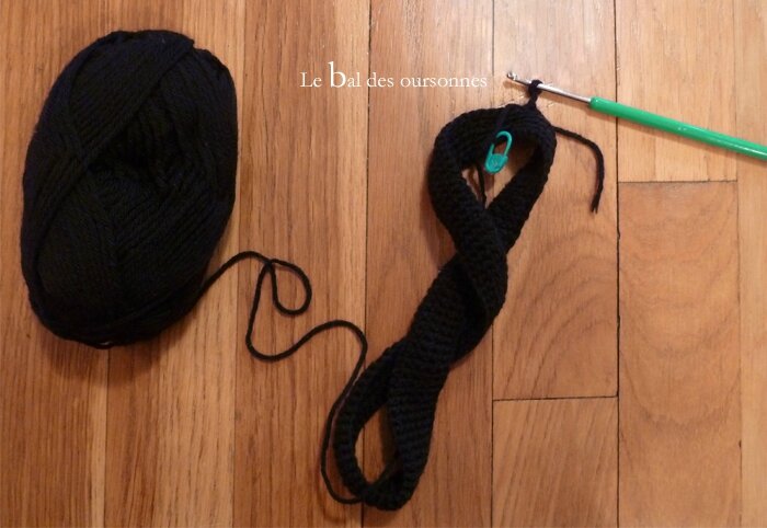 65 Snood Crochet Noir et Or 2