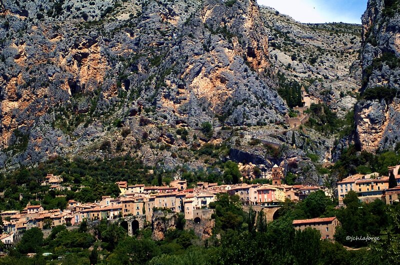 MOUSTIERS_Alpes_Hte_Provence__2_